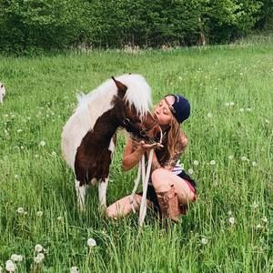 Meet your Posher, Jelly